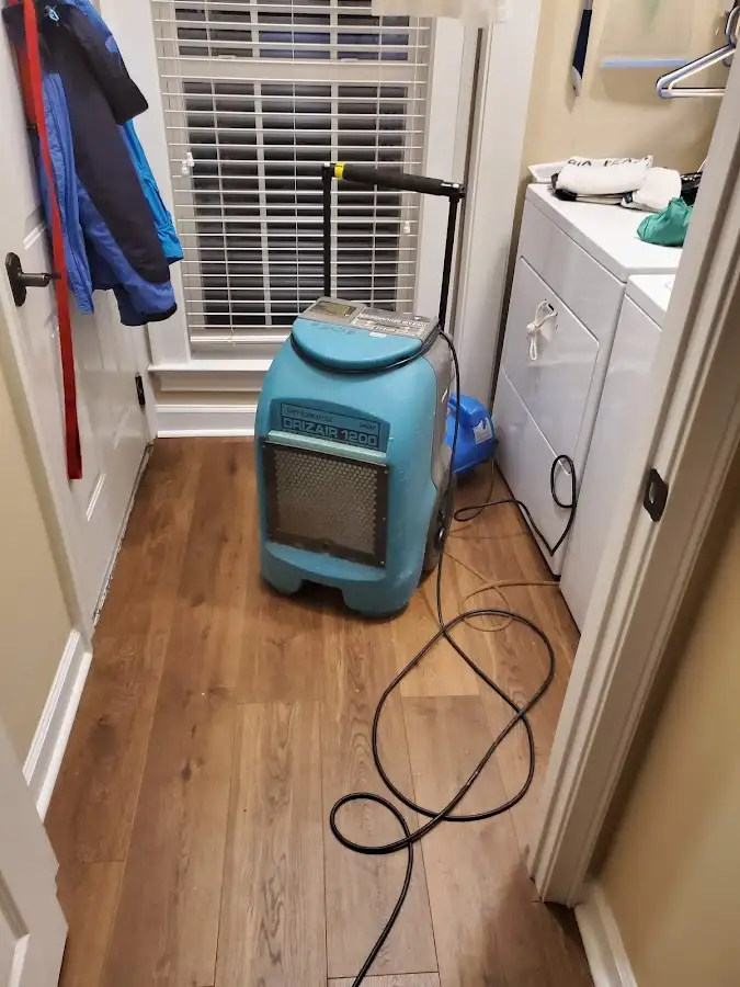 Commercial dehumidifier deployed for Crawl Space Restoration in Issaquah